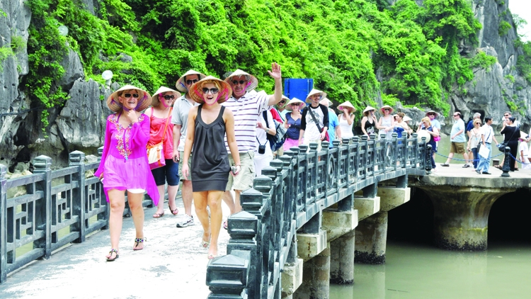 Giải pháp thu hút khách du lịch quốc tế, tạo đà bứt phá cho ngành du lịch (16/02/2023)