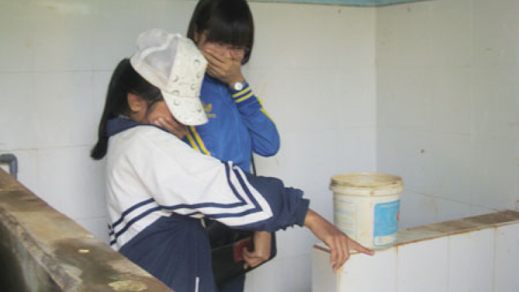 Nhà vệ sinh học đường: Nhịn... đến bao giờ? - Bài 2: Khi học sinh phải “nhịn…vệ sinh (31/3/2023)