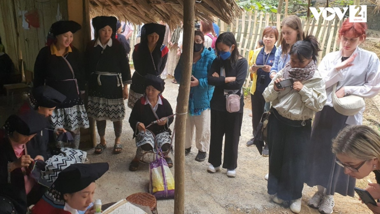 Hành trình biến xóm nghèo thành điểm đến du lịch của nữ giám đốc (22/3/2023)