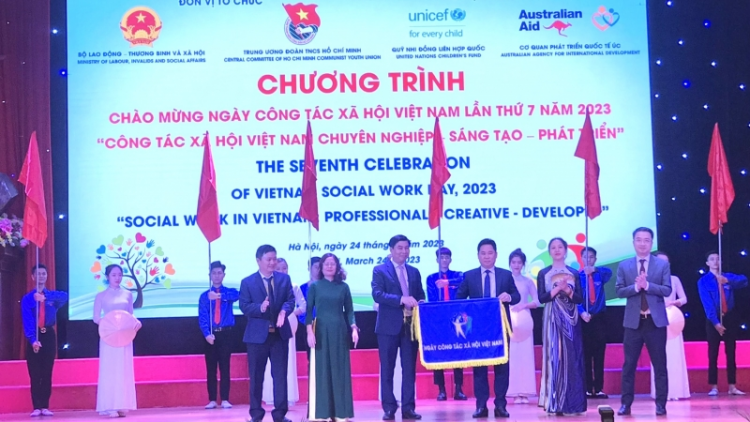 Nghề công tác xã hội hỗ trợ thiết thực nhóm người yếu thế (24/3/2023)