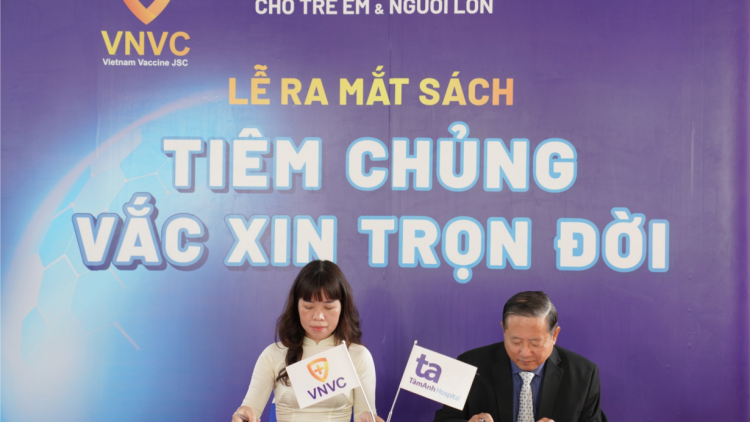 Ra mắt sách “Tiêm chủng vắc xin trọn đời”!