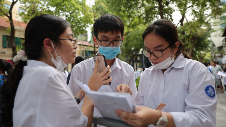 Dự thảo thi tốt nghiệp THPT từ năm 2025: Chưa trao quyền ra đề thi tốt nghiệp cho các địa phương (30/3/2023)