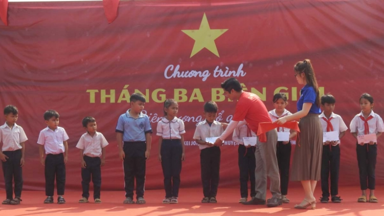 Tỉnh đoàn Kon Tum và Lâm Đồng tổ chức Chương trình "Tháng 3 biên giới" năm 2023 (28/3/2023)