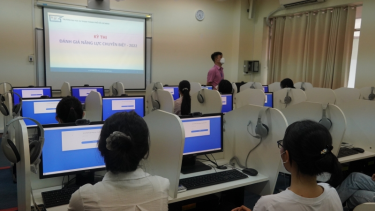 Học sinh lớp 10, 11 thi xét tuyển sớm vào đại học: Nên hay không? (8/3/2023)