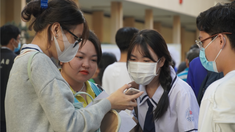 Gần 90.000 thí sinh tham gia kỳ thi đánh giá năng lực đợt 1 của Đại học Quốc gia TP.HCM (26/3/2023)