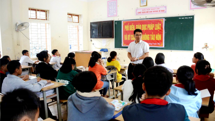 Loạt bài: "Nhức nhối nạn tảo hôn vùng cao: Hủ tục hay nhờn luật pháp”?-Bài 2: Nước mắt tảo hôn