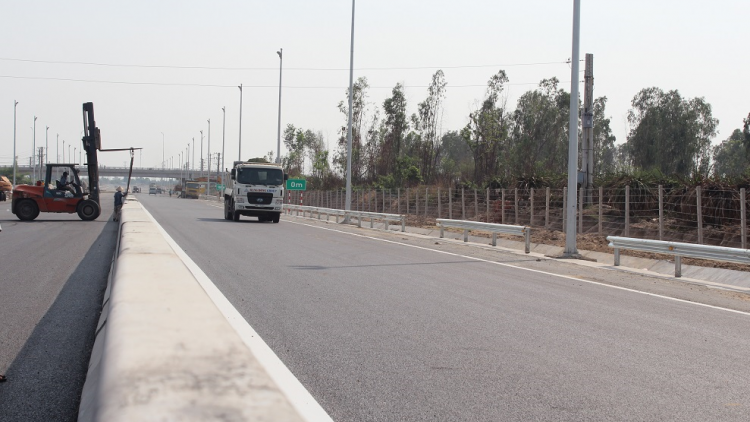 Đường cao tốc Phan Thiết – Dầu Giây trước ngày khánh thành (26/4/2023)