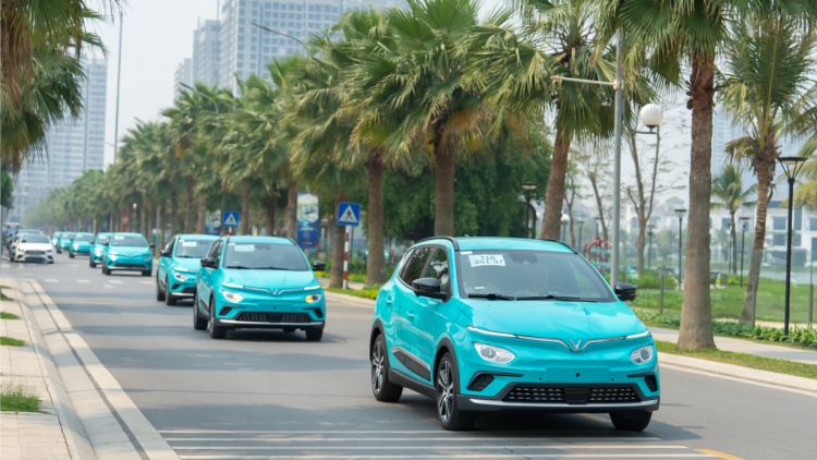 Khai trương dịch vụ taxi điện đầu tiên ở Việt Nam (14/04/2023)