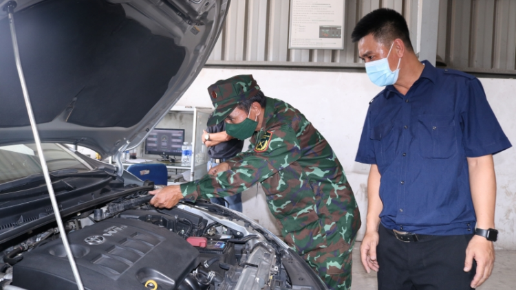 Tháo gỡ khó khăn trong kiểm định xe cơ giới dân sự (4/4/2023)