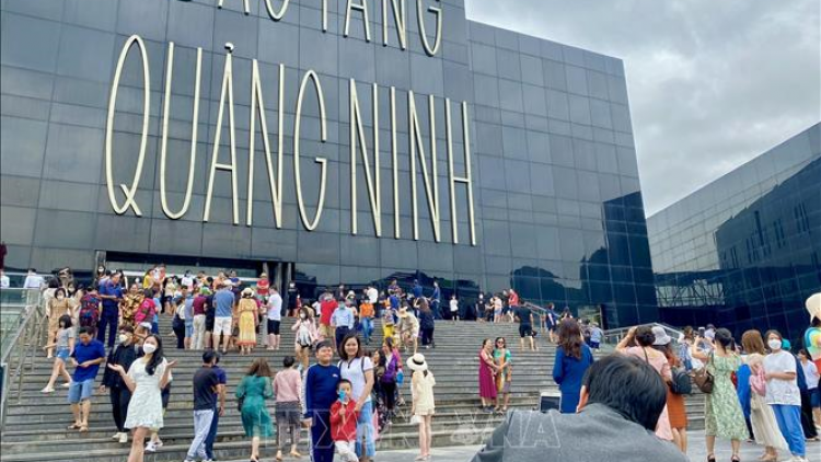 Du khách trải nghiệm nhiều hoạt động lễ hội tại Quảng Ninh (30/4/2023)