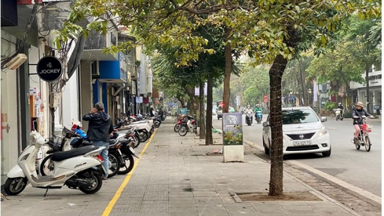 Hà Nội: Vỉa hè, lòng đường như thế nào sau 1 tháng ra quân? (1/4/2023)