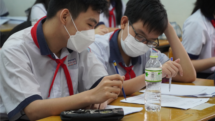 Nhà trường và học sinh TP.HCM tăng tốc chuẩn bị thi vào lớp 10 (26/4/2023)