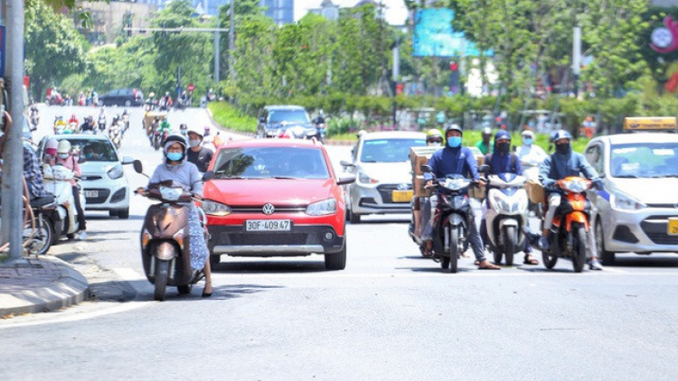 Các tỉnh miền Bắc và miền Trung chính thức bước vào đợt nắng nóng dài nhất từ đầu năm đến nay (16/5/2023)