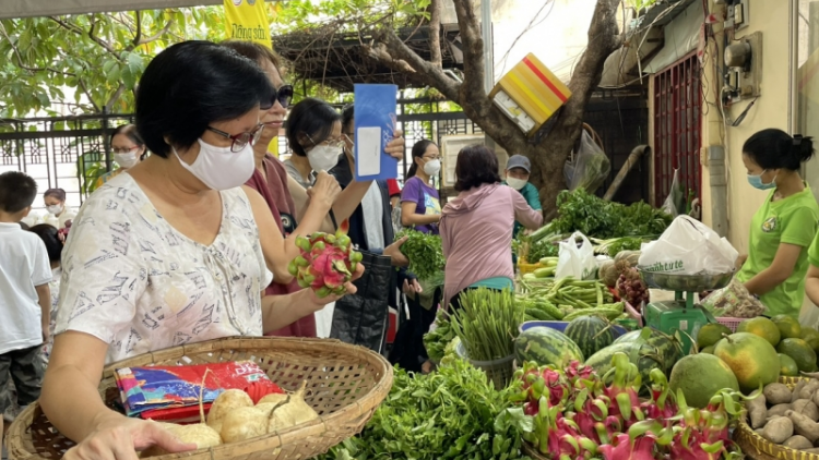 Người tiêu dùng TP.HCM tìm thực phẩm sạch từ Phiên chợ Xanh- Tử tế (13/5/2023)