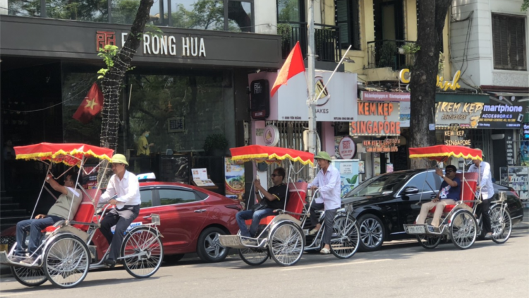 Người dân Hà Nội mưu sinh dưới cái nắng đỉnh điểm (22/05/2023)