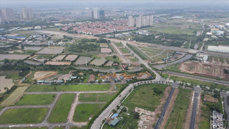 Tháo gỡ khó khăn cho thị trường bất động sản, vẫn ngóng “văn bản hướng dẫn” (8/5/2023)