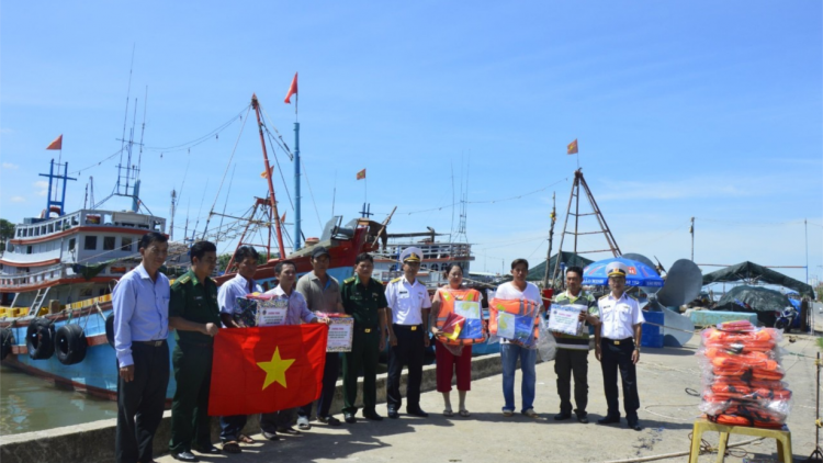 Lữ đoàn 125 làm điểm tựa cho ngư dân vươn khơi và chú trọng tuyên truyền biển đảo cho các tầng lớp nhân dân (15+16/05/2023)
