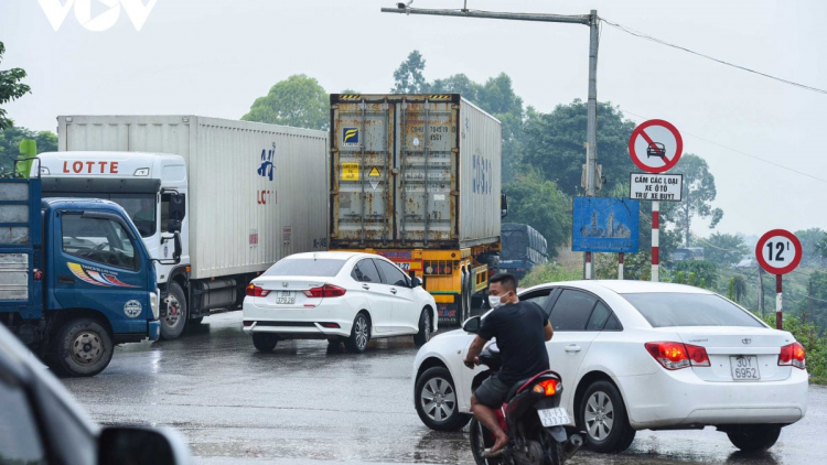 Bắc Ninh: Đường đê “oằn mình” gánh xe né trạm thu phí (05/5/2023)
