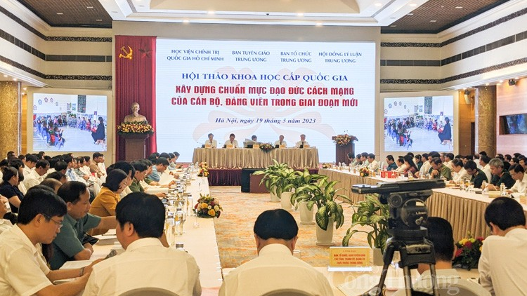 Cần thiết xây dựng chuẩn mức đạo đức cách mạng của cán bộ, đảng viên trong giai đoạn mới (19/5/2023)