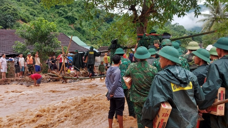 Sẵn sàng thực hiện “3 bám, 5 cùng” khi có tình huống thiên tai xảy ra (21/5/2023)