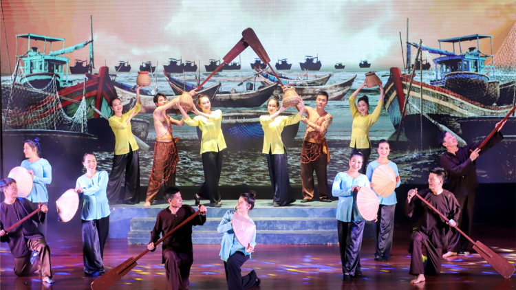 Quảng Ninh: Trình diễn show “ca vũ kịch” miễn phí phục vụ người dân, du khách (12/6/2023)