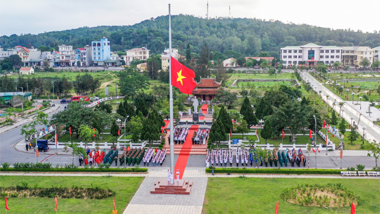 Chuyện về lá cờ Tổ quốc từ Lăng Bác tới đảo tiền tiêu Cô Tô (30/6/2023)