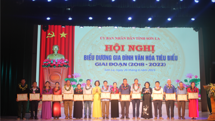 Sơn La biểu dương 85 gia đình văn hóa tiêu biểu (26/6/2023)