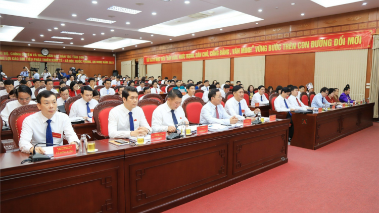Sơn La xem xét, thảo luận và thông qua 22 nghị quyết quan trọng (19/7/2023)