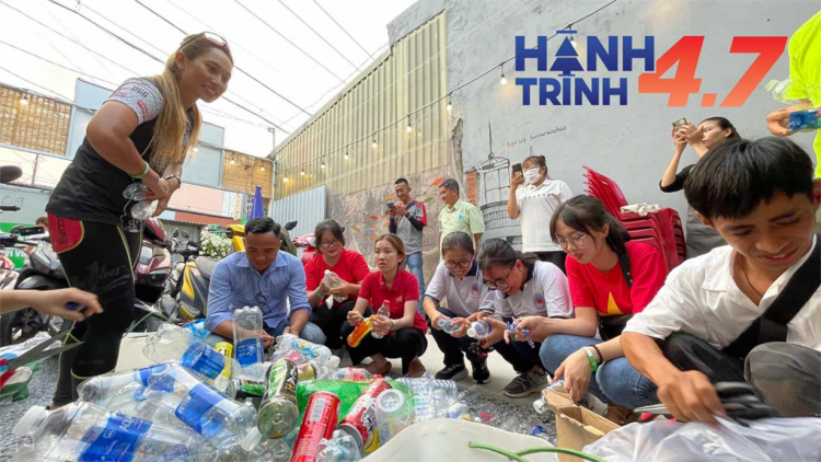 “Cô gái thép” và hành trình đạp xe xuyên Việt khuyến khích giảm rác thải nhựa (27/7/2023)