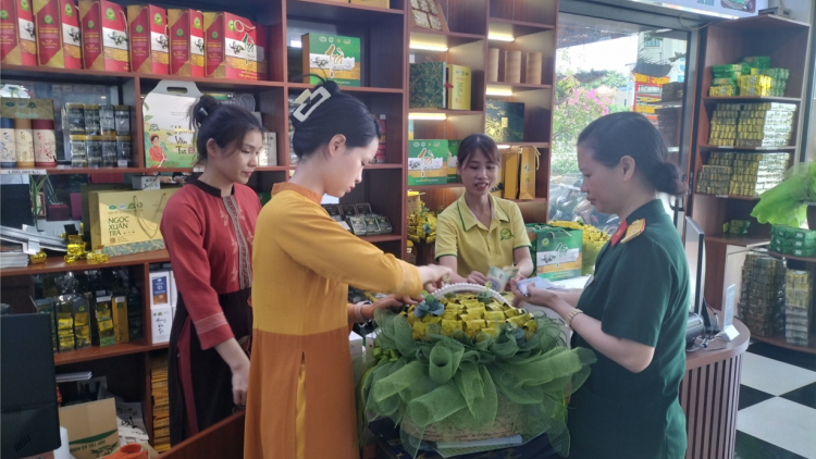 Thái Nguyên: Đa dạng hướng sản xuất và tiêu thụ sản phẩm chè (11/7/2023)