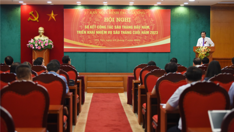 Đẩy nhanh tiến độ xây dựng Đề án chấn chỉnh cán bộ đùn đẩy, né tránh (13/7/2023)