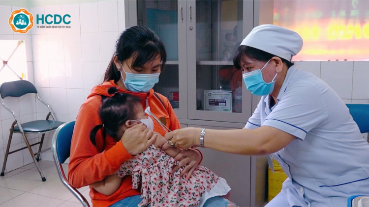 258.000 liều vaccine 5 trong 1 về Việt Nam để tiêm chủng mở rộng miễn phí cho trẻ (28/7/2023)