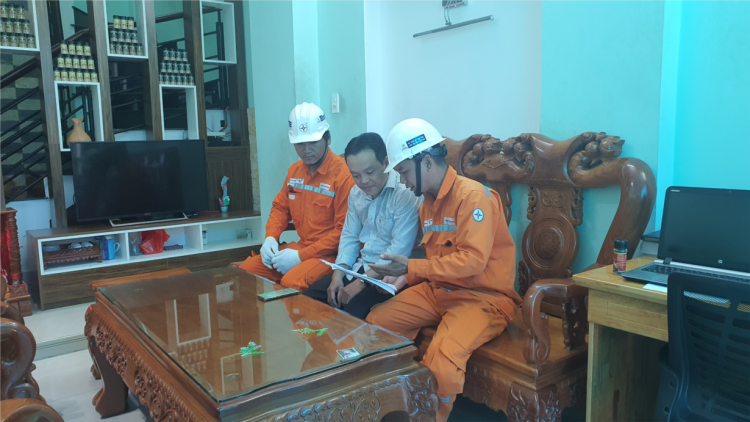 Điện lực TP.HCM phát triển nhiều tiện ích cho ứng dụng Chăm sóc khách hàng ( 19/7/2023)