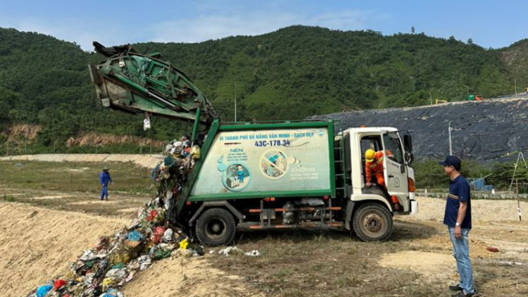 Bãi rác Khánh Sơn Đà Nẵng quá tải, tiến độ 2 nhà máy xử lý rác chậm (19/7/2023)