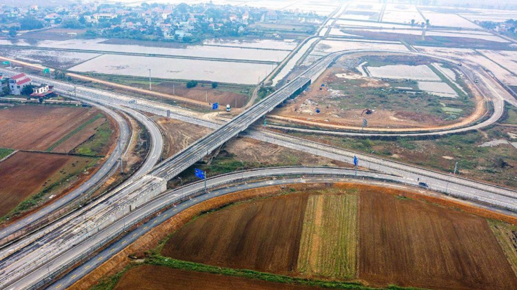 Loạt bài: Mục tiêu 5.000km cao tốc – Đột phá tư duy để phát triển. Bài 3: “Mục tiêu 5.000 km cao tốc – chủ trương trúng, hành động đúng” (05/07/2023)