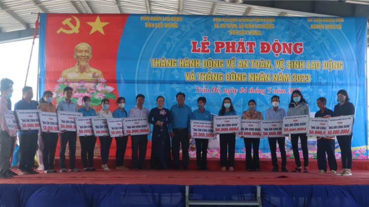 Sóc Trăng: Tích cực chăm lo đoàn viên, người lao động có hoàn cảnh khó khăn (25/7/2023)