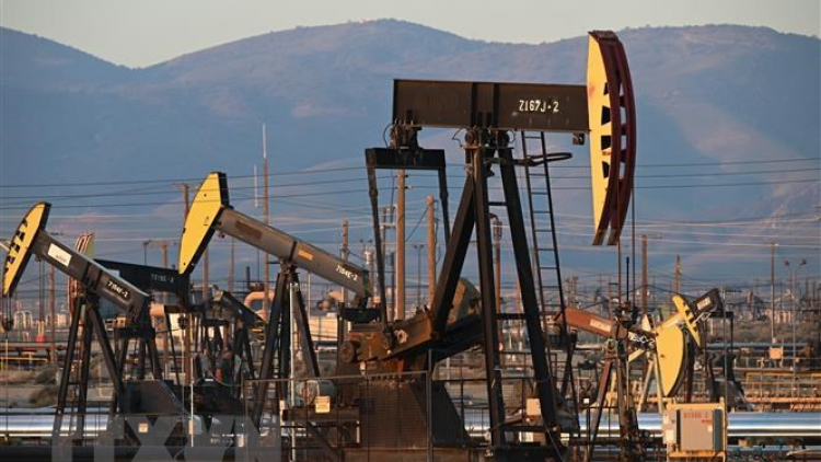 OPEC + đồng lòng cắt giảm sản lượng dầu để bình ổn thị trường (6/7/2023)