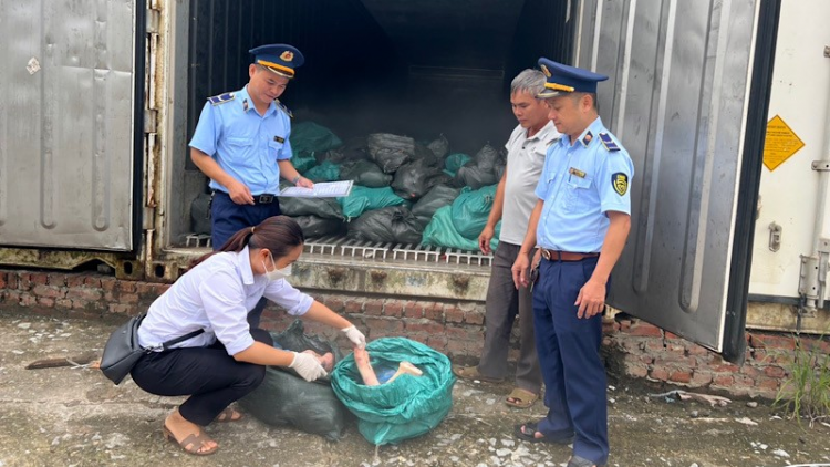 Tăng cường kiểm tra, ngăn chặn thực phẩm không đảm bảo an toàn vệ
sinh (25/8/2023)