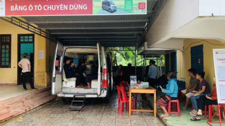 Đưa vốn về vùng sâu, vùng xa bằng xe lưu động (19/8/2023)