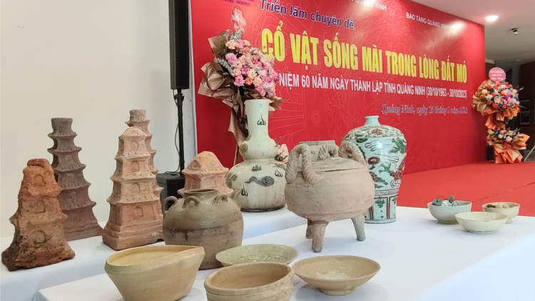 Triển lãm "Cổ vật sống mãi trong lòng đất mỏ" (15/9/2023)