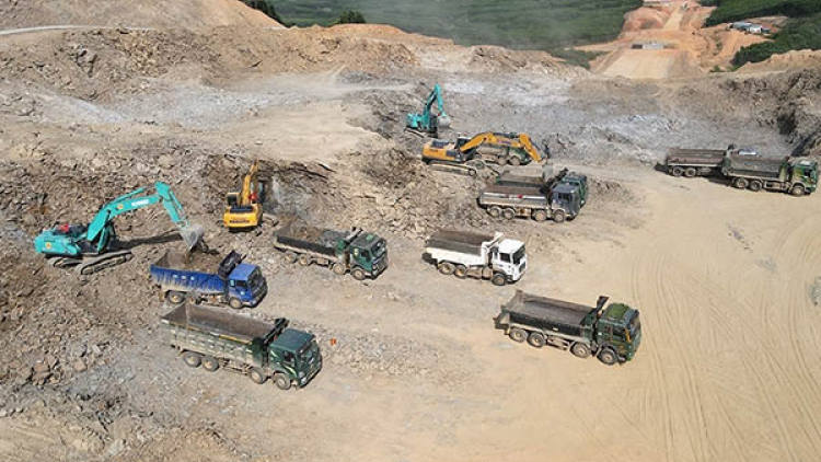 Hà Tĩnh sẵn sàng 11 mỏ vật liệu phục vụ cao tốc Bắc Nam (12/9/2023)