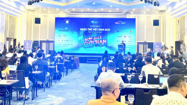 Đẩy mạnh thói quen thanh toán không dùng tiền mặt tới giới trẻ (20/9/2023)