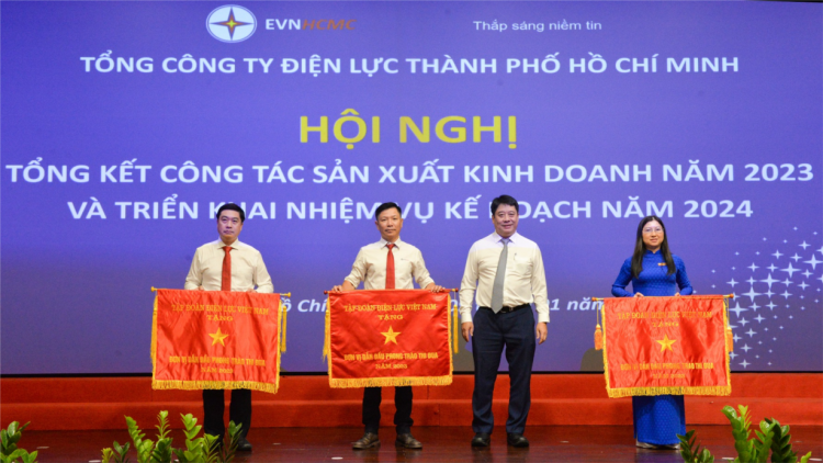 EVNHCMC thực hiện 12 chỉ tiêu kế hoạch chủ yếu và 10 nhóm nhiệm vụ trọng tâm  (11/1/2024)