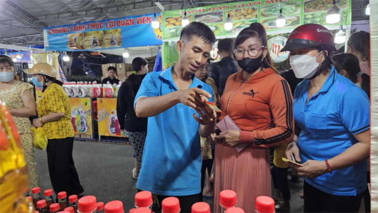 Rộn ràng không khí xuân ở các khu công nghiệp tại Long An (14/1/2024)