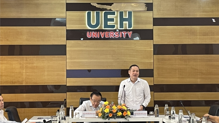 TP.HCM ra mắt ấn phẩm Báo cáo Kinh tế vĩ mô dự báo tăng trưởng năm 2024 từ 7,1 đến 8% (04/1/2024)