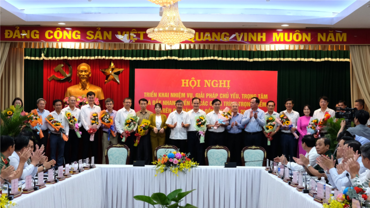 Giải ngân vốn đầu tư công thấp, Đồng Nai ký giao ước ngay đầu năm 2024 (02/1/2024)