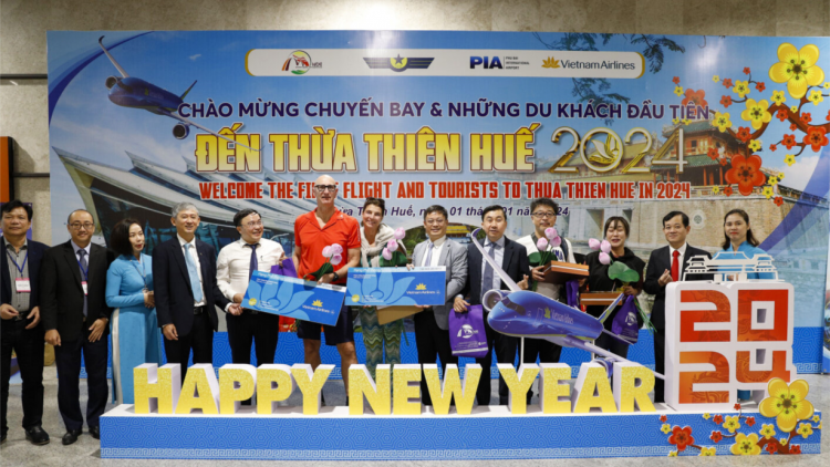 Thừa Thiên Huế: Đón 200 hành khách đến Huế trong ngày đầu năm mới bằng đường hàng không (01/1/2024)
