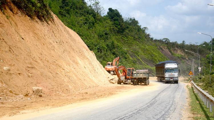 Lạng Sơn: Gặp khó trong giải phóng mặt bằng - Dự án cải tạo QL4B chậm tiến độ (03/01/2024)