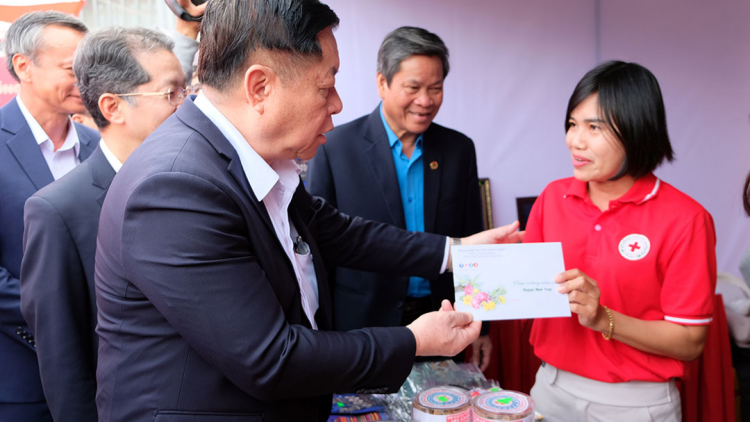 Ông Nguyễn Trọng Nghĩa dự phiên Chợ Tết 0 đồng và tặng quà 1.000 hộ gia đình hoàn cảnh khó khăn tại Đà Nẵng (29/1/2024)
