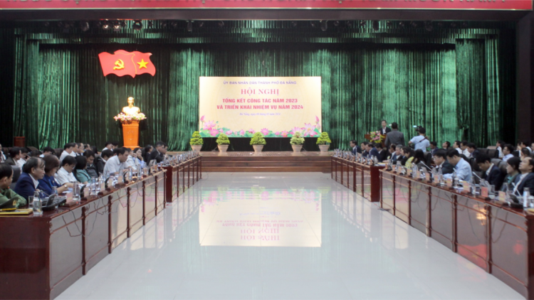 Chỉ đích danh tập thể, cá nhân làm việc cầm chừng, né trách nhiệm, gắn với đánh giá mức độ hoàn thành nhiệm vụ (8/1/2024)